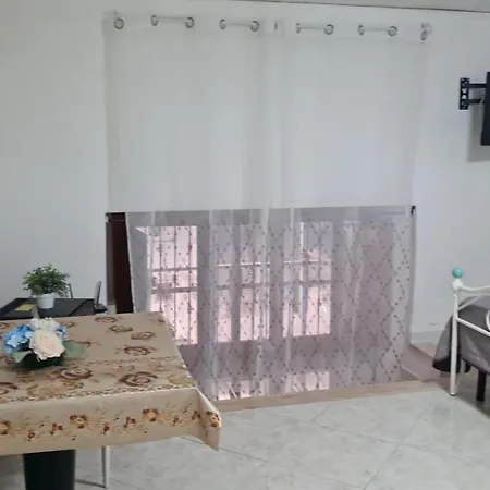 בית הארחה Casa Mery 4*