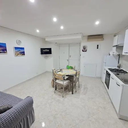Casa Mery 4* ナポリ